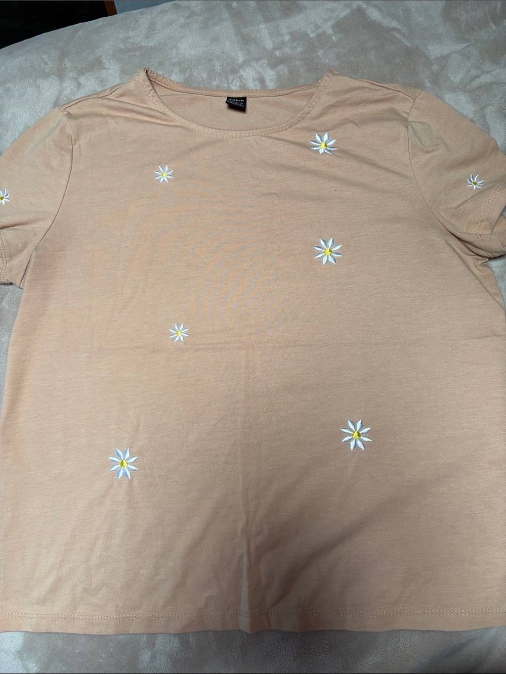 SHEIN Beige Tee with White Daisy and Yellow Center